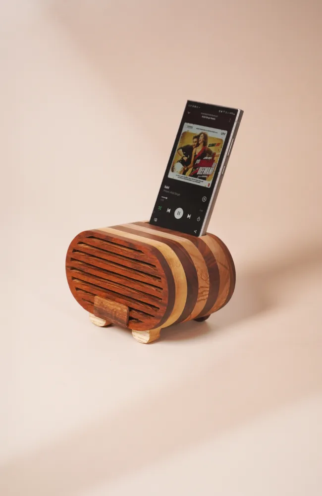 Boom - Smartphone Holder & Amplifier