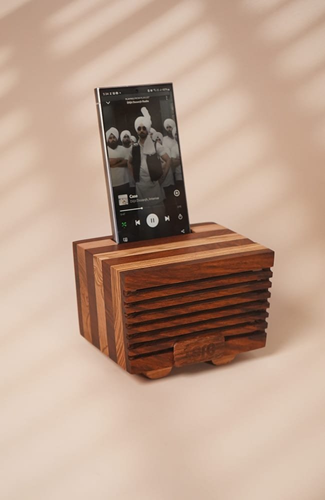 ECHO - Acoustic Amplifier & Phone Dock