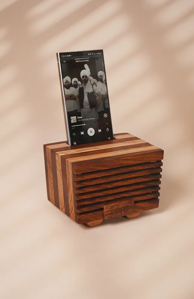 ECHO - Acoustic Amplifier & Phone Dock