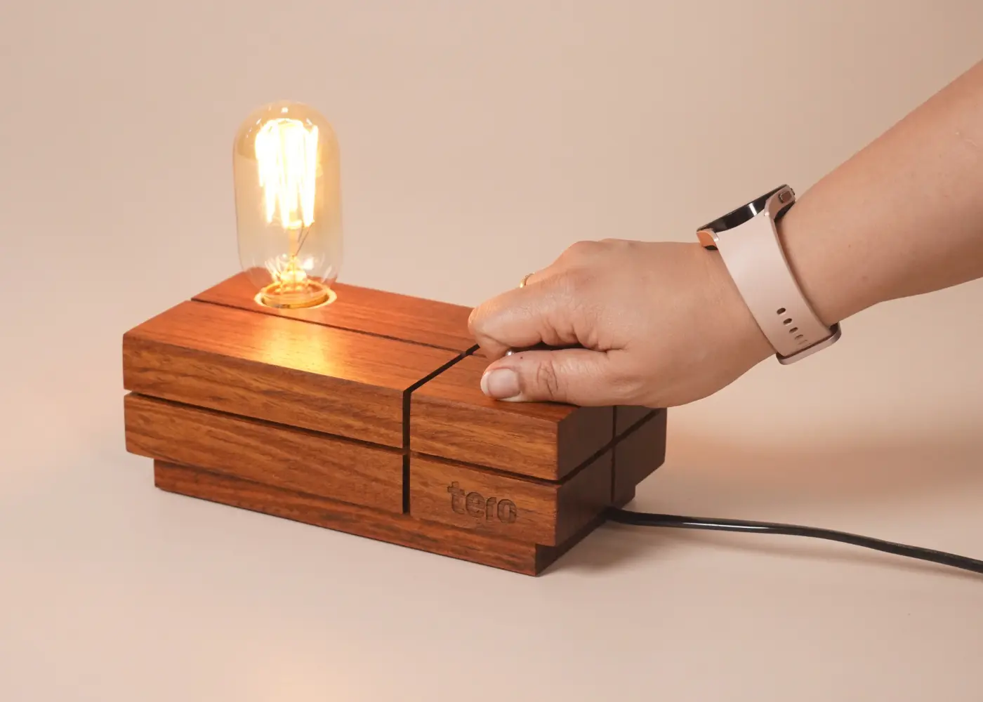 Solid wood Exo Lamp