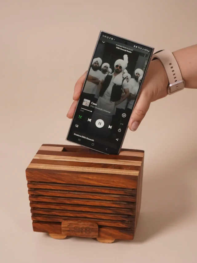 ECHO – Acoustic Amplifier & Phone Dock